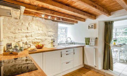 2 Bed in Buxton 1