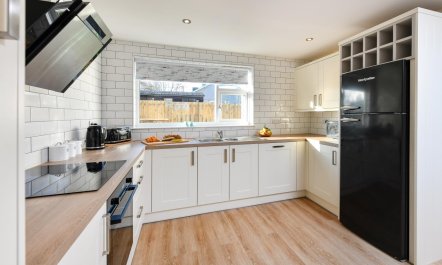 4 Bed in Llanbedrog 6