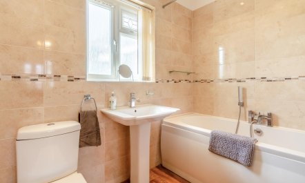 3 Bed in Walcott 7