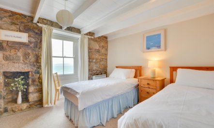 2 Bed in St. Ives 9