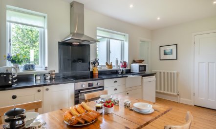 2 Bed in Sudbourne 6