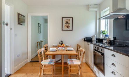 2 Bed in Sudbourne 7