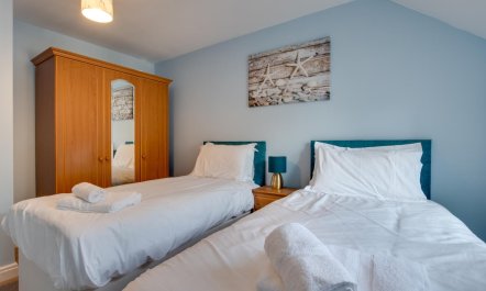 2 Bed in Whitby 7