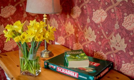 1 Bed in Two Waters Foot 8