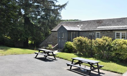 1 Bed in Two Waters Foot