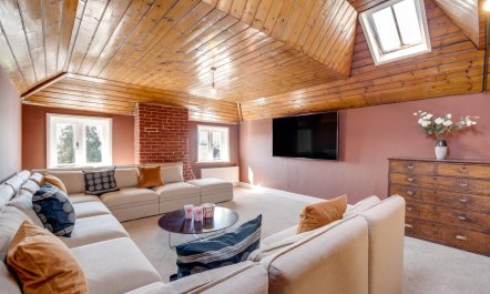 8 Bed in South Raynham 7