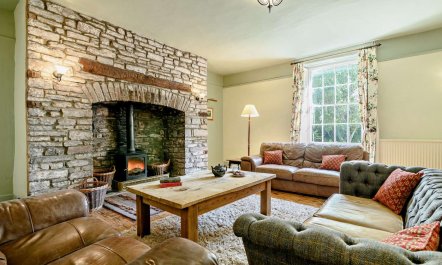 7 Bed in Talybont-on-Usk 2