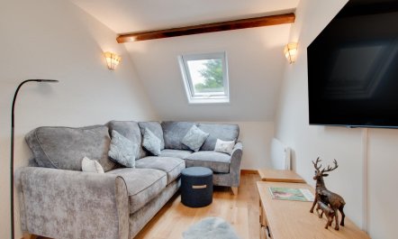 1 Bed in West Down 3