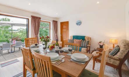 3 Bed in Dronfield 1