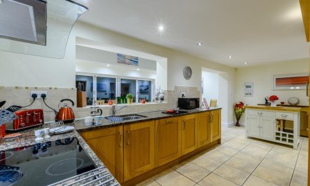 4 Bed in North Sunderland 7