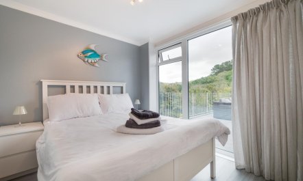 2 Bed in Millendreath 4