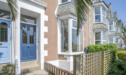 4 Bed in St. Ives 1