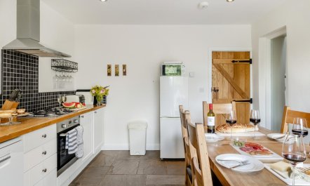 2 Bed in High Peak 7