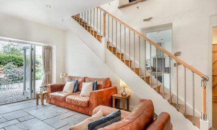 2 Bed in High Peak 4