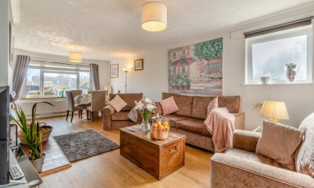 3 Bed in Stratford St. Andrew