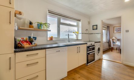 3 Bed in Stratford St. Andrew 7