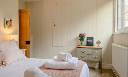 2 Bed in Overstrand 8