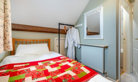 3 Bed in Fylingdales 7