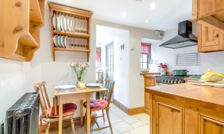 2 Bed in Hope Valley 4