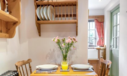 2 Bed in Hope Valley 5