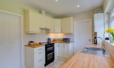 4 Bed in Llanbedrog 6