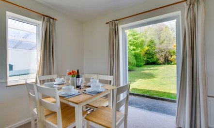 4 Bed in Llanbedrog 3