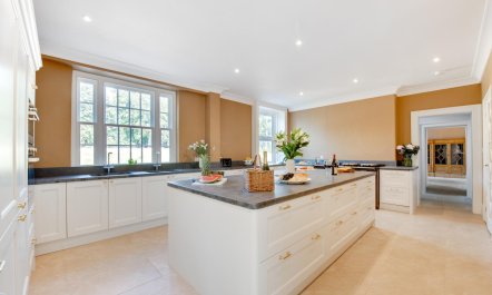 6 Bed in South Raynham 8