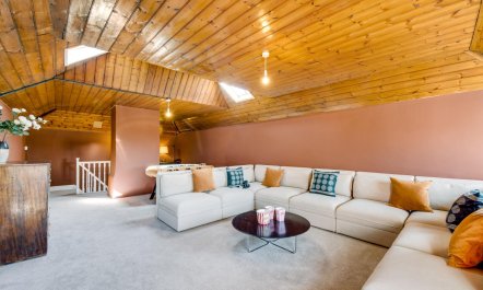 6 Bed in South Raynham 1