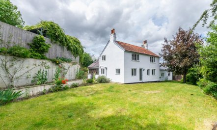 4 Bed in Eastbridge 1