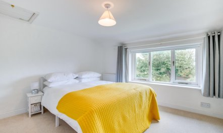 4 Bed in Eastbridge 9