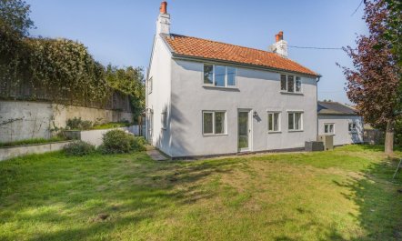 4 Bed in Eastbridge 4