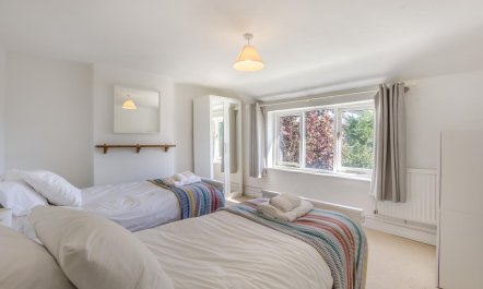 4 Bed in Eastbridge 3