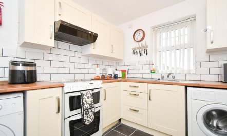2 Bed in Broad Haven 6