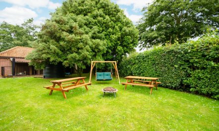 2 Bed in East Somerton 4