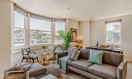 3 Bed in Dartmouth 1