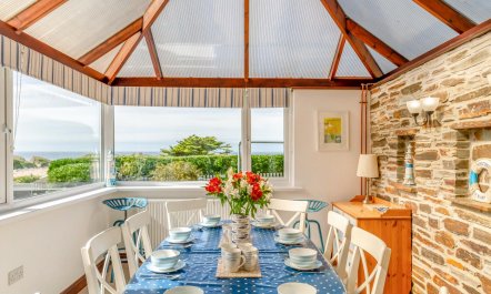 4 Bed in Newquay 7