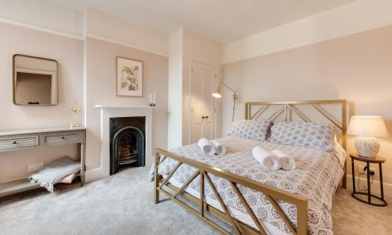 4 Bed in Southwold 5