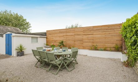 4 Bed in St. Merryn 2