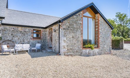 2 Bed in Llangadog 1