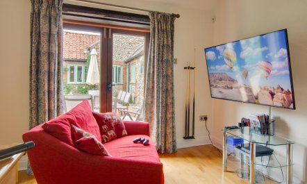 5 Bed in Docking 8