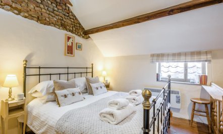 1 Bed in Holt 8
