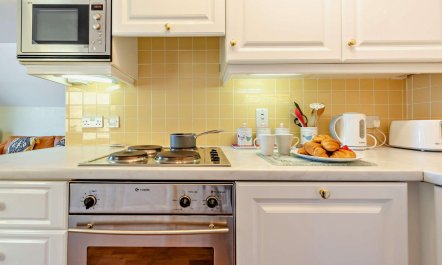 2 Bed in Broad Haven 9