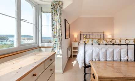 3 Bed in Broad Haven 9