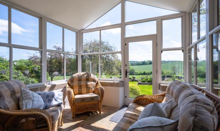 3 Bed in Sutton Scarsdale 2