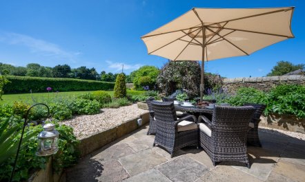 3 Bed in Sutton Scarsdale 1