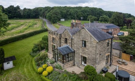 3 Bed in Sutton Scarsdale