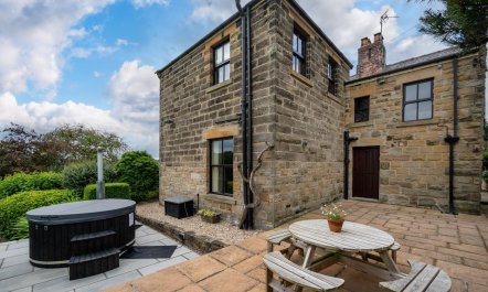 3 Bed in Sutton Scarsdale 3