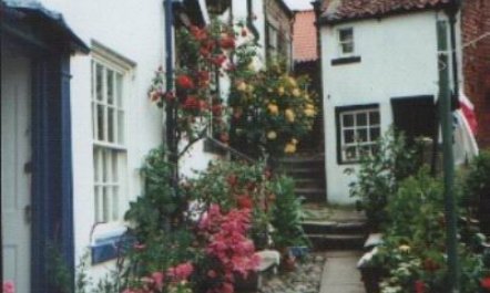 2 Bed in Robin Hoods Bay 8