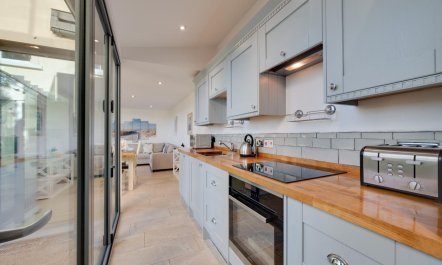 2 Bed in Dartmouth 9