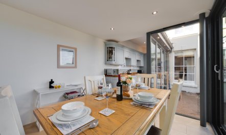 2 Bed in Dartmouth 2